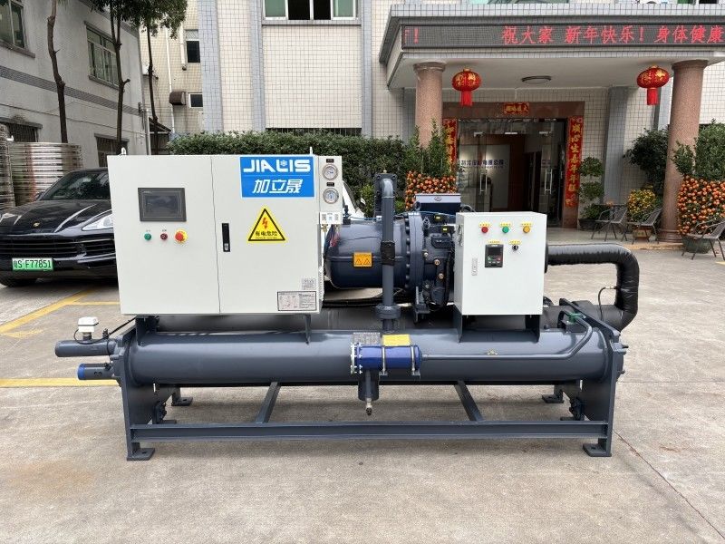چیلر خنک شده با آب با 59.5m3/h جریان خنک کننده 5-35.C محدوده دمای 380-415V منبع برق